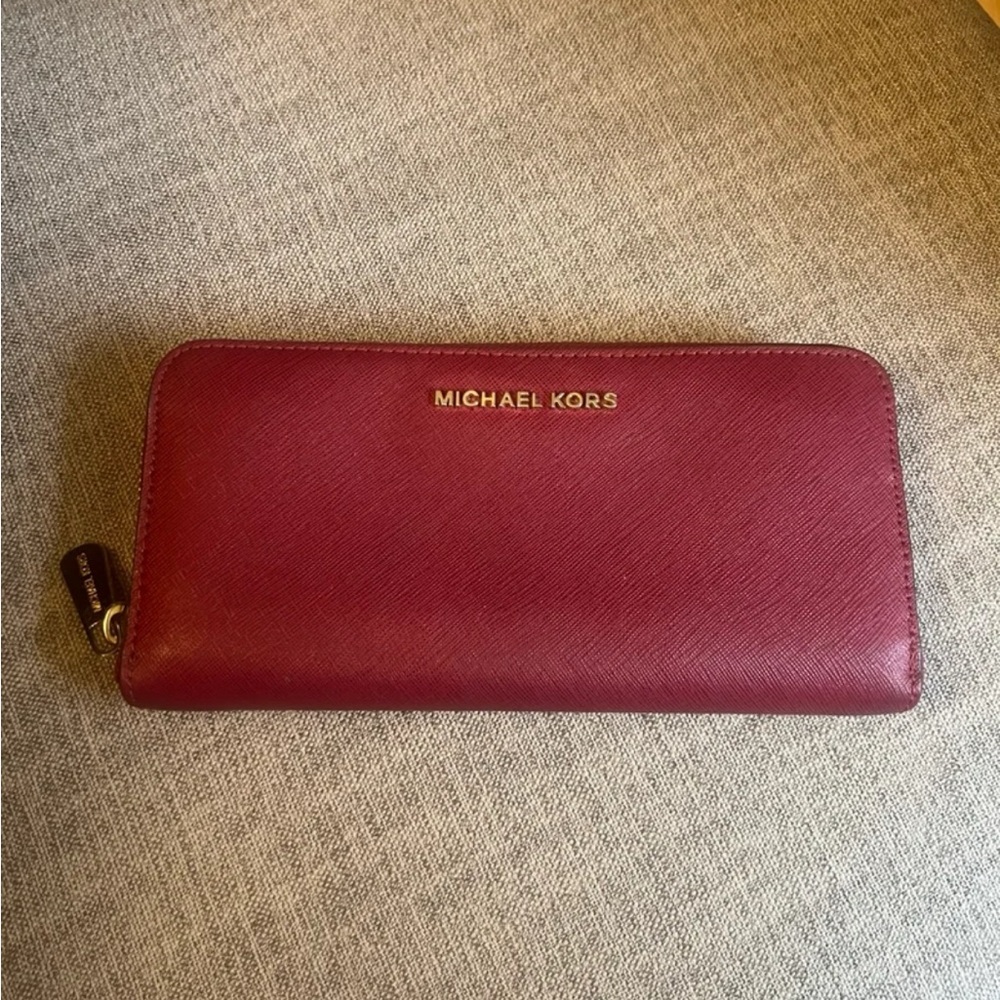 Michael Kors Zip-Around Wallet